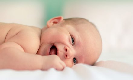 Como prevenir a plagiocefalia em bebés