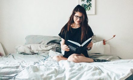 Por que ler incita ao sono
