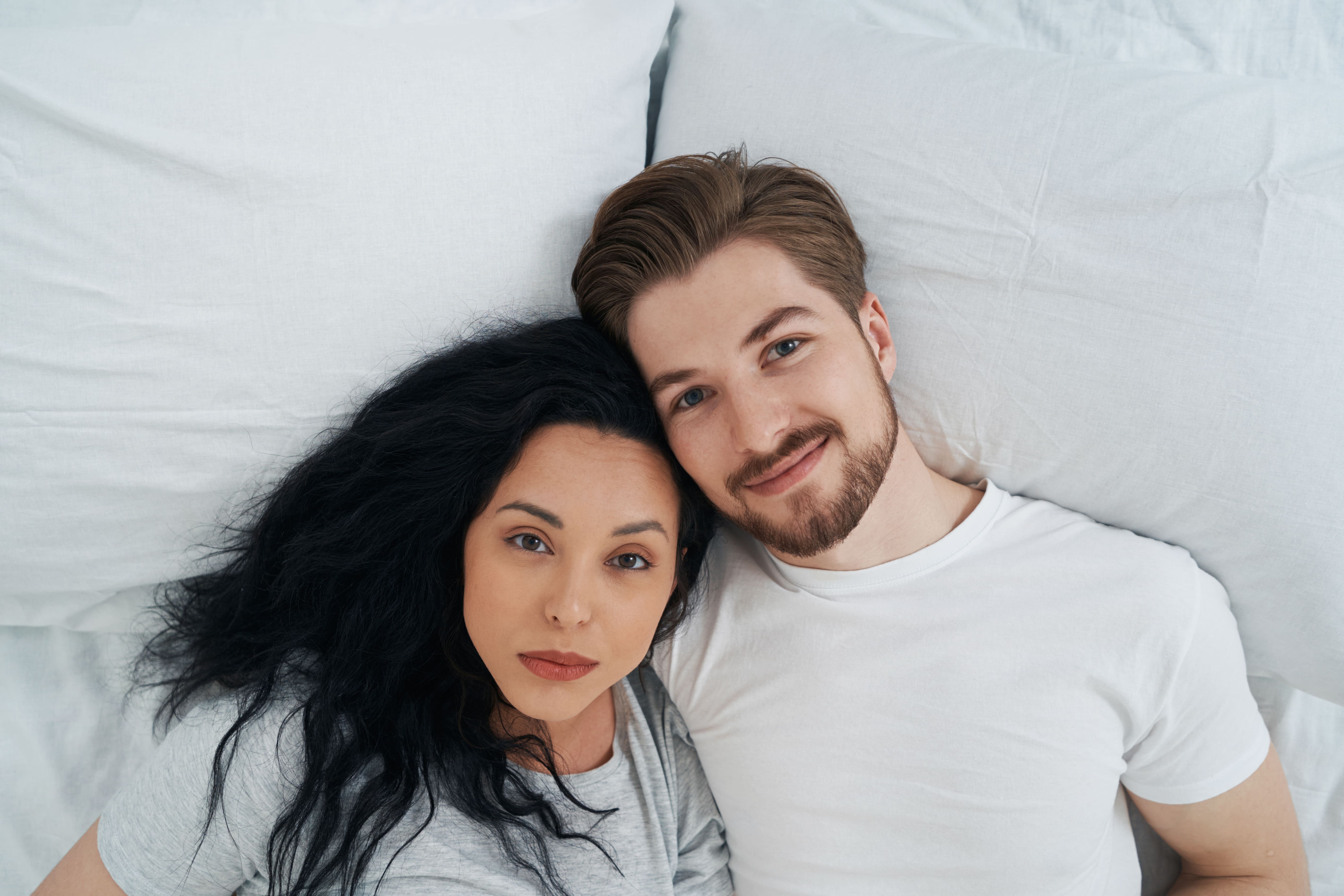 Como são os Gémeos na cama e como dormem